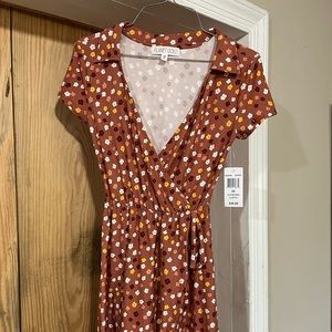 Brand new floral dress! Very soft! Size xs!